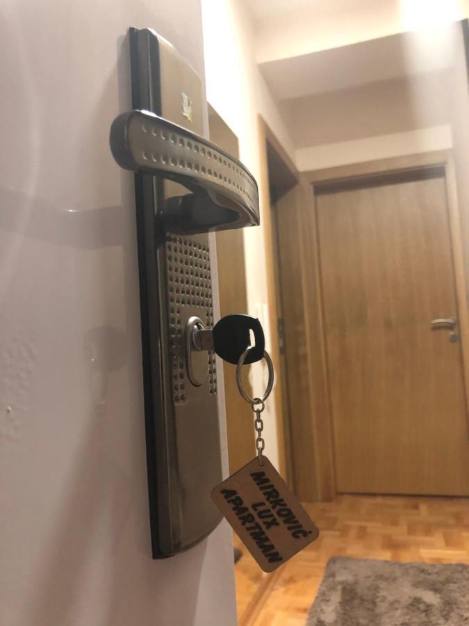Mirkovic Lux Apartman Nis Exterior photo